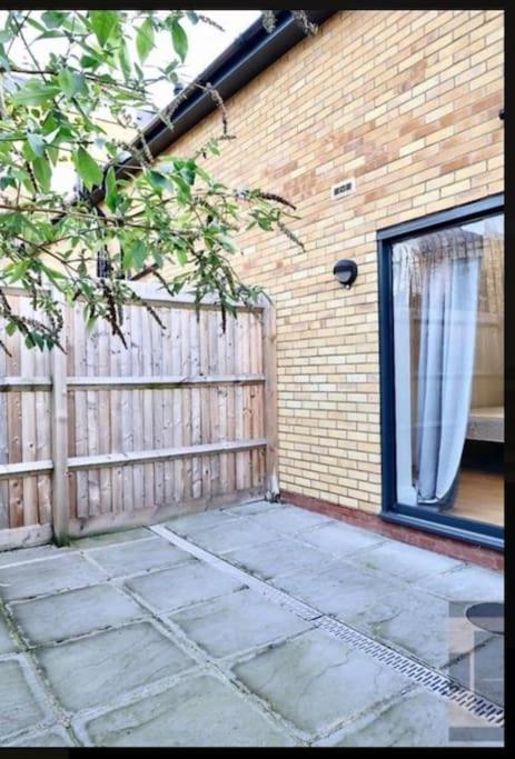 Luxury 4-Bed Apartment With Balcony & Garden, Near Emirates Stadium, 15 Mins To Central London Exteriör bild