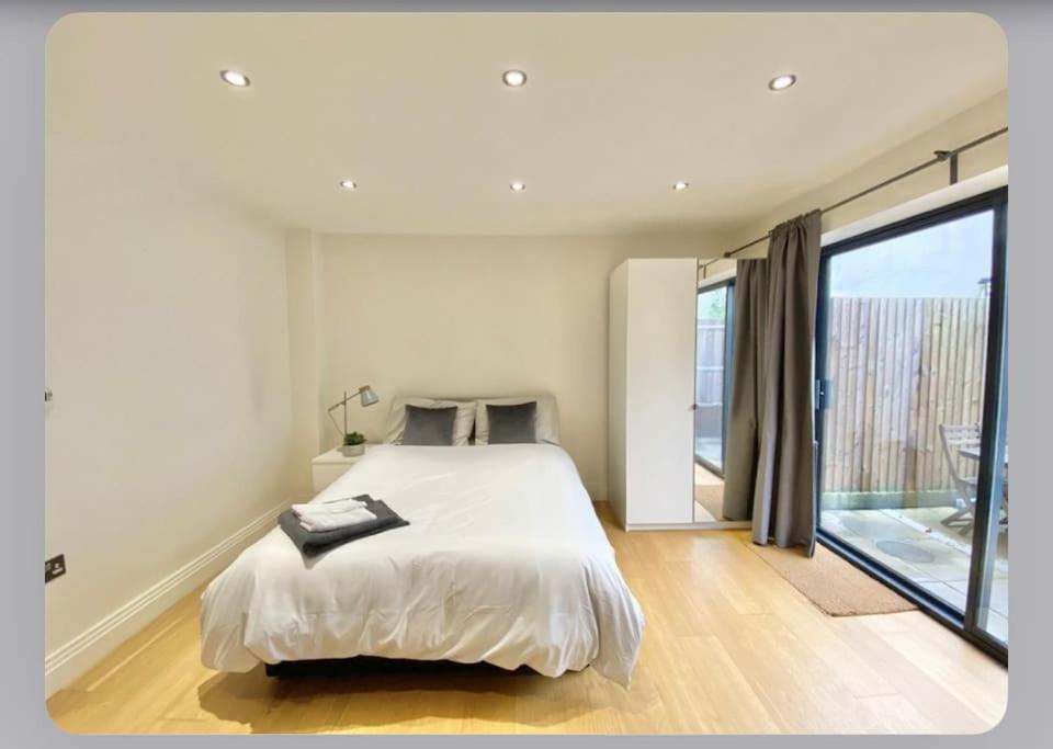 Luxury 4-Bed Apartment With Balcony & Garden, Near Emirates Stadium, 15 Mins To Central London Exteriör bild