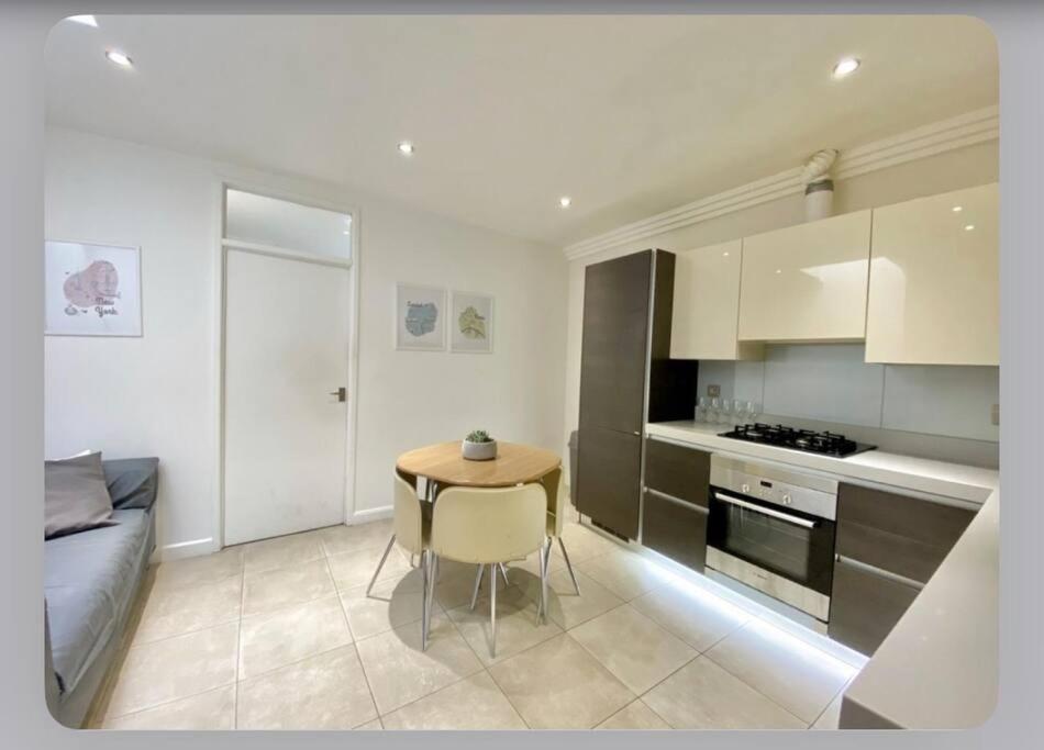 Luxury 4-Bed Apartment With Balcony & Garden, Near Emirates Stadium, 15 Mins To Central London Exteriör bild